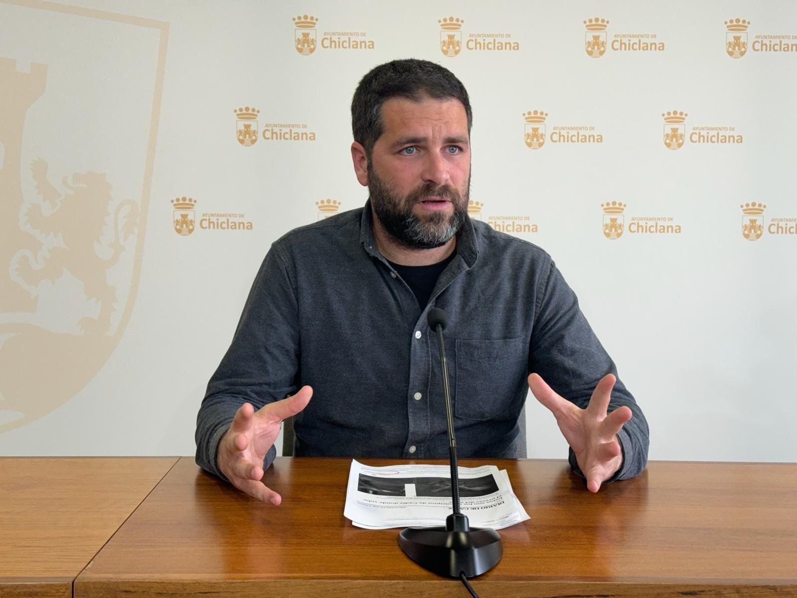Roberto Palmero,  delegado municipal de Medio Ambiente en una rueda de prensa