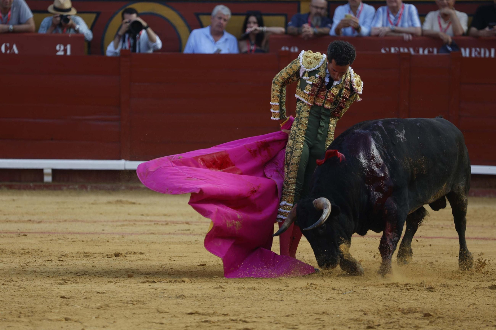 Fotos de la brava corridade La Palmosilla con Emilio de Justo, Borja Jiménez y David de Miranda