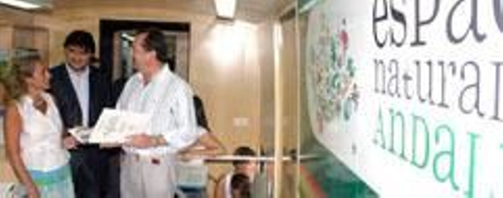 El autobús de los Espacios Naturales visita más de 60 municipios de Andalucía