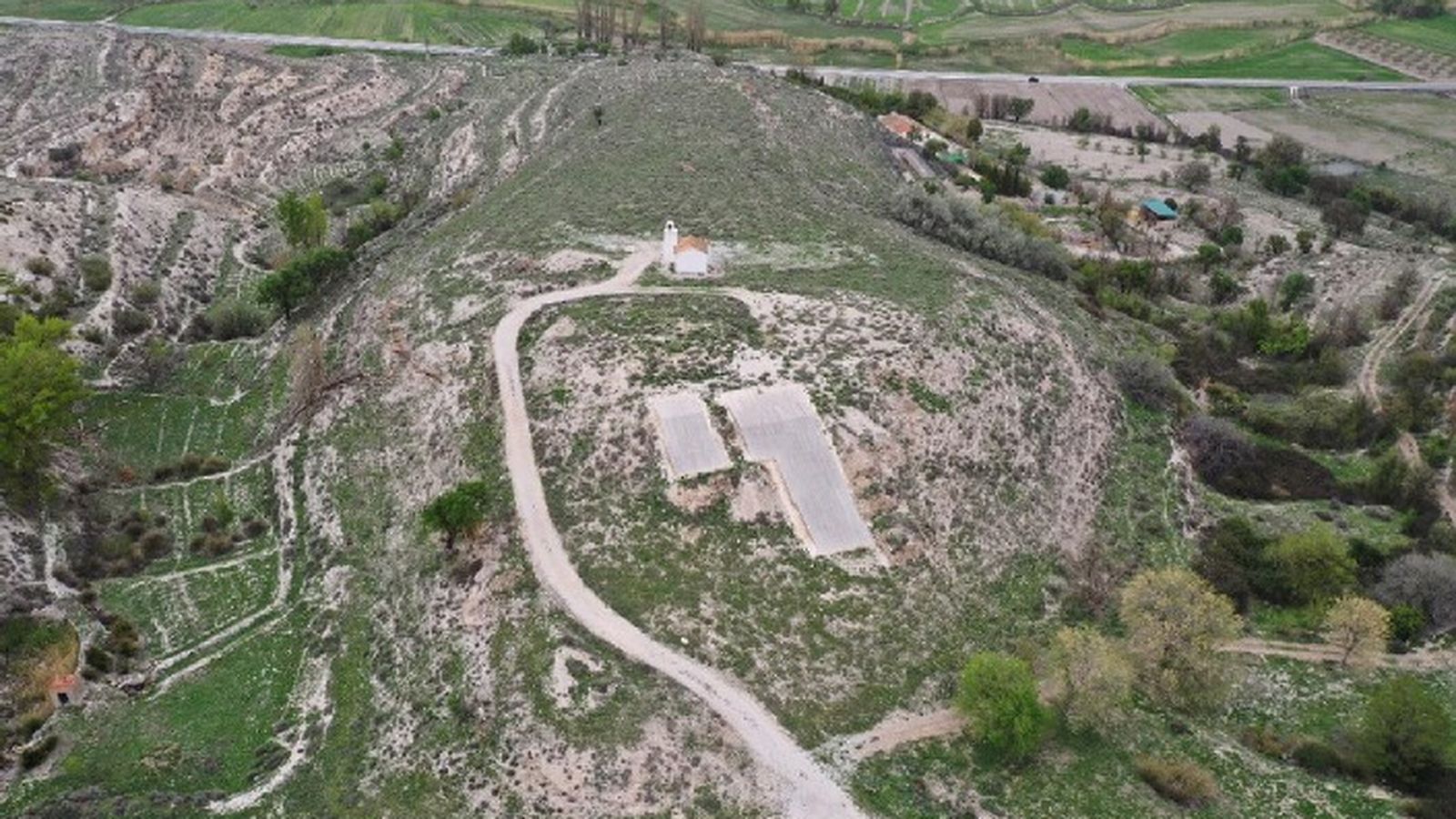Vista aérea del Cerro de la Virgen desde el sur