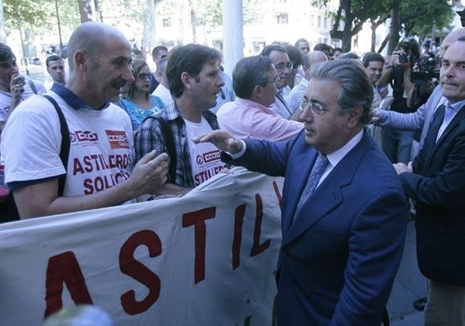 La carta de Zoido a Griñán aviva la polémica entre PP y PSOE