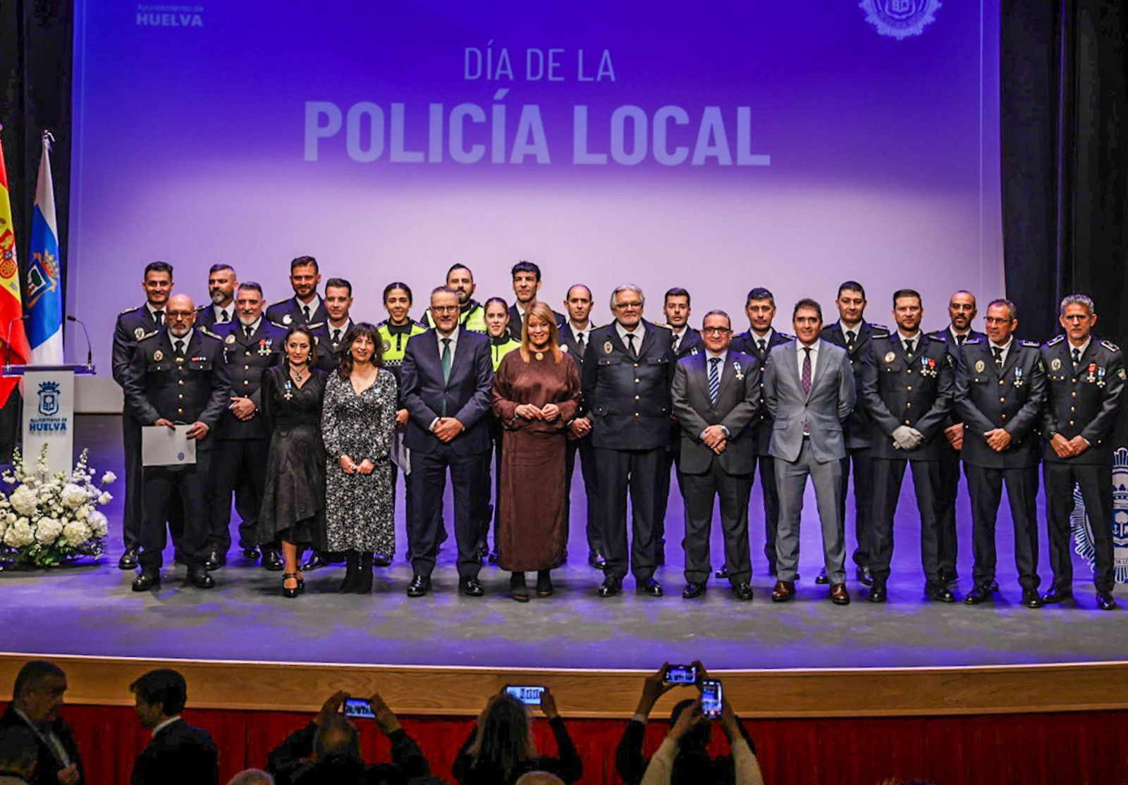 Fotografías de la entrega de honores y distinciones del Día de la Policía Local