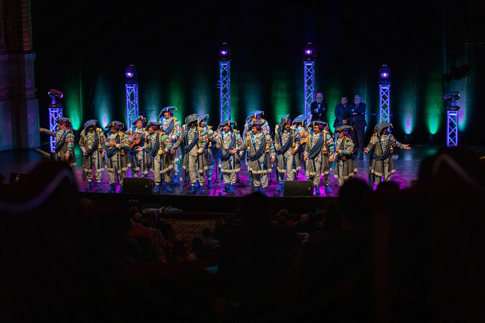 La chirigota 'La maldición de la lapa negra' cerro la jornada