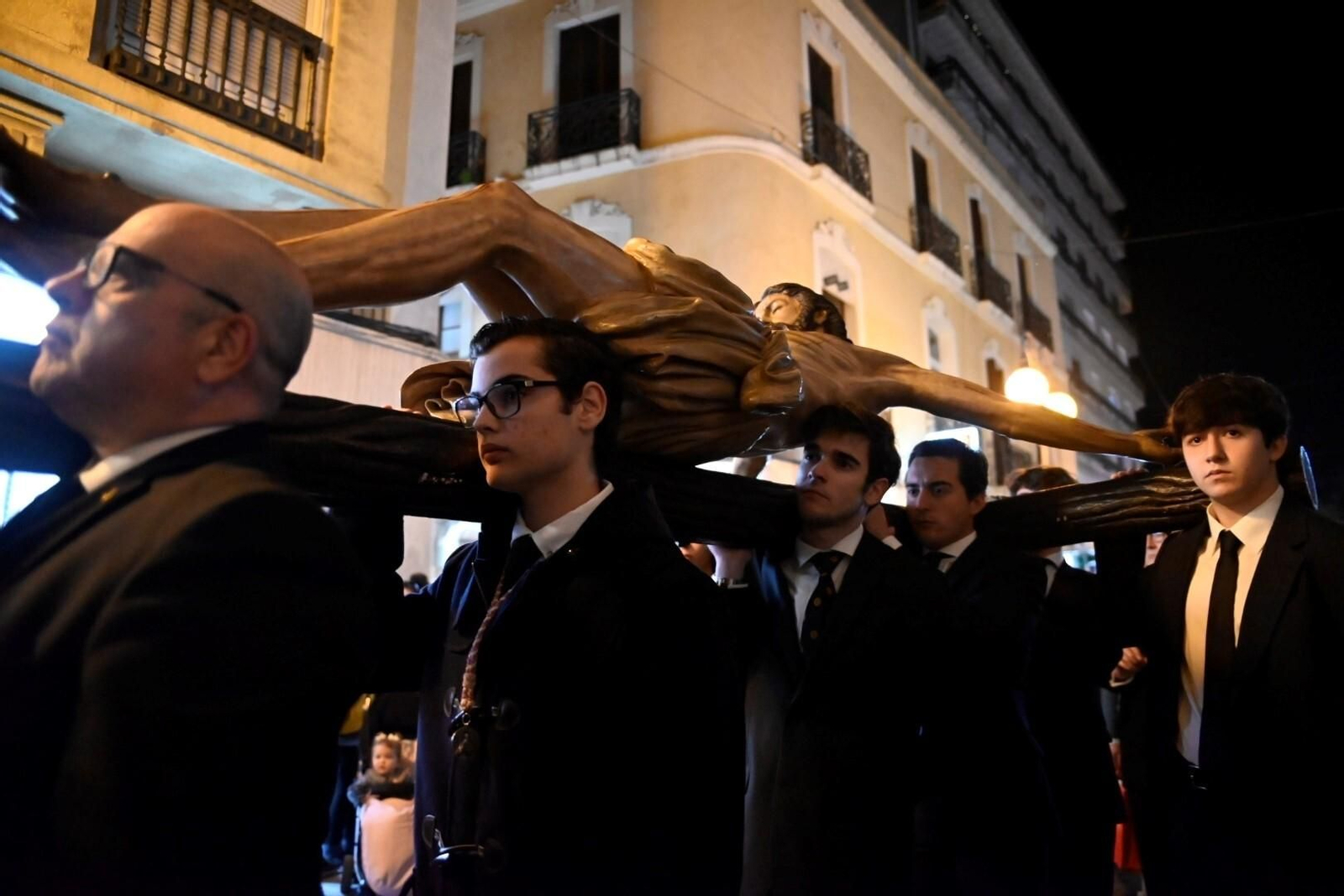 Las imágenes de los vía crucis del primer viernes de Cuaresma en Córdoba