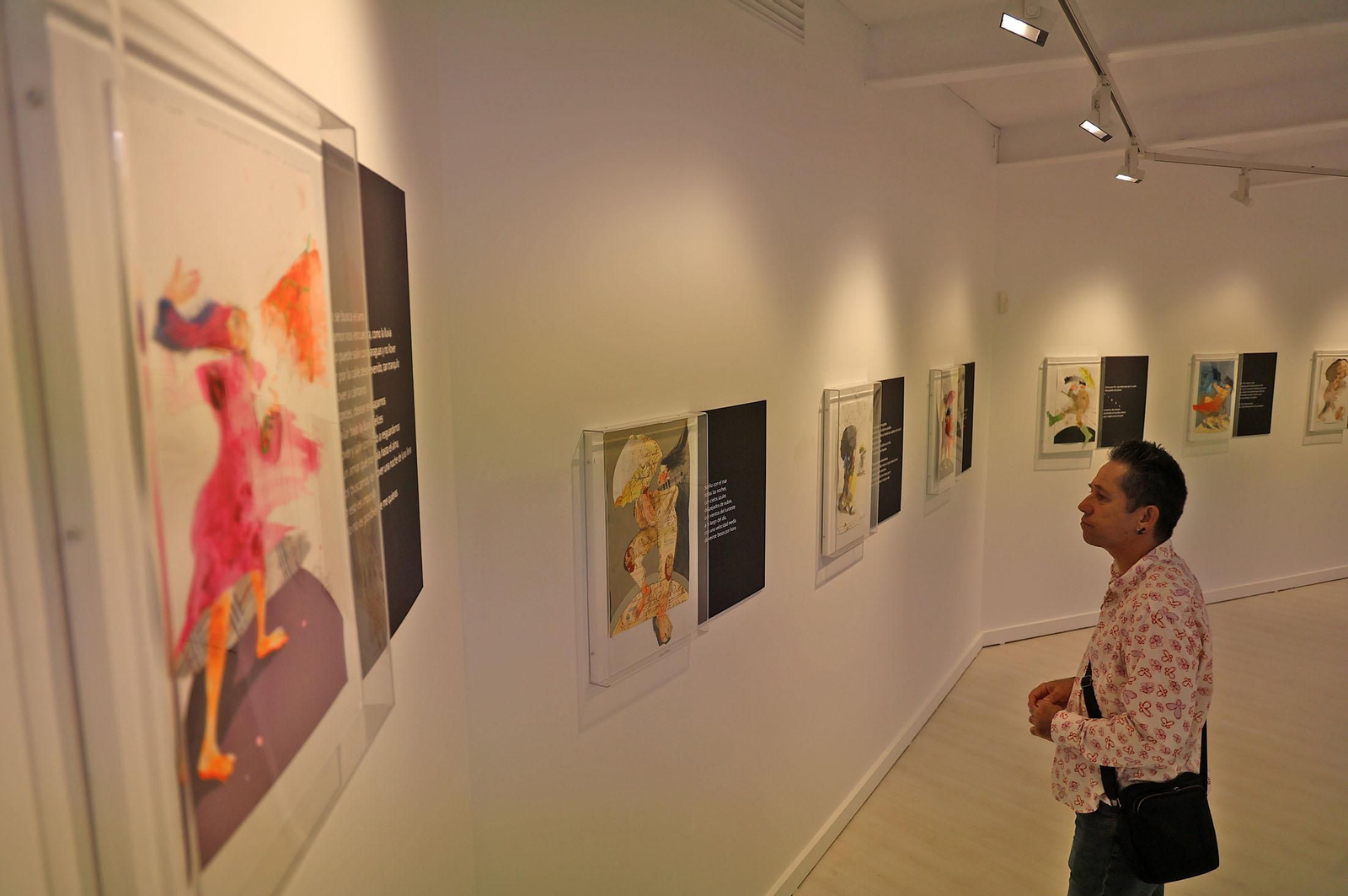 Imágenes de la exposición de Juan Carlos Castro Crespo 'Un día de noviembre'