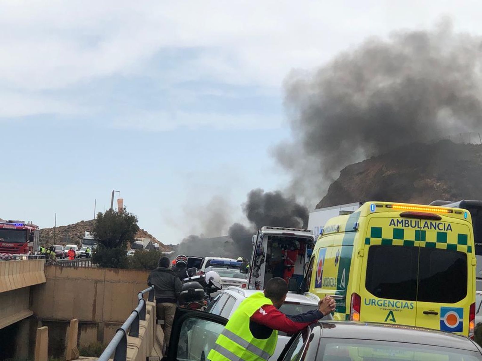 Fotogalería del accidente que se ha producido en la A-7 en dirección a Aguadulce.