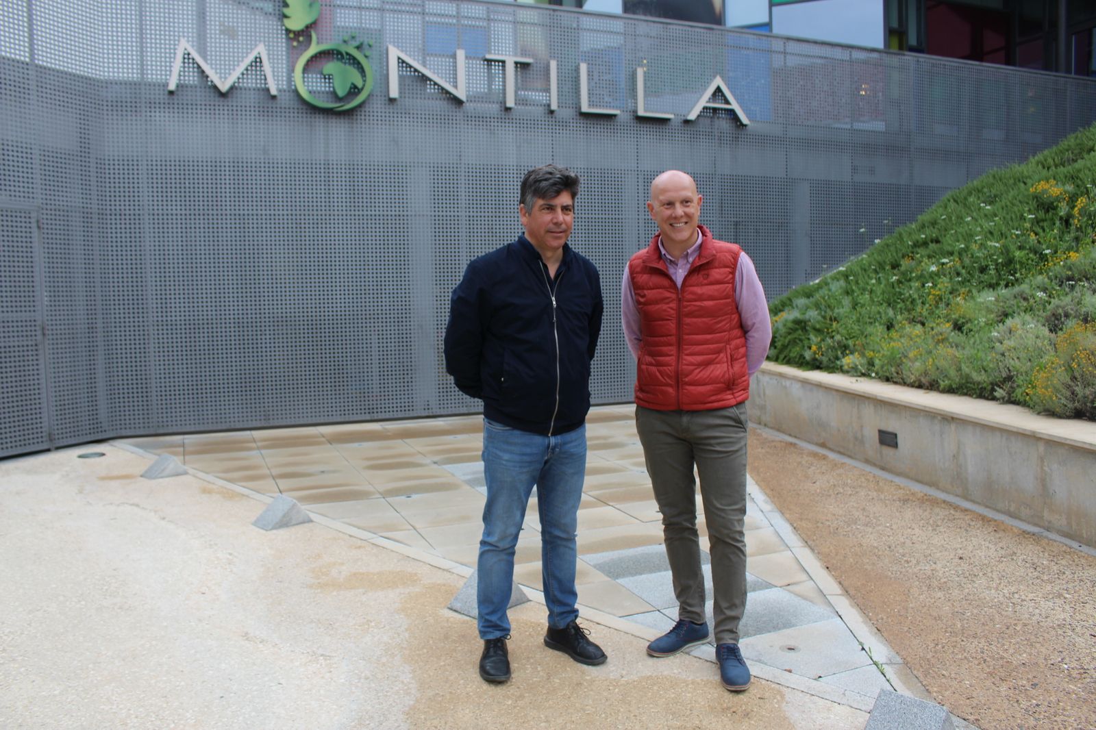 Rafael Llamas y Miguel Sánchez presentan los concursos.