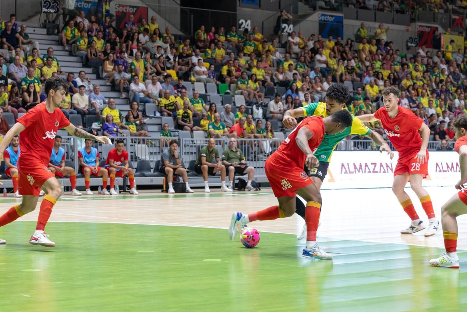 Las mejores fotos del XIV Trofeo del Olivo entre Jaén Paráiso Interior FS y Jimbee Cartagena