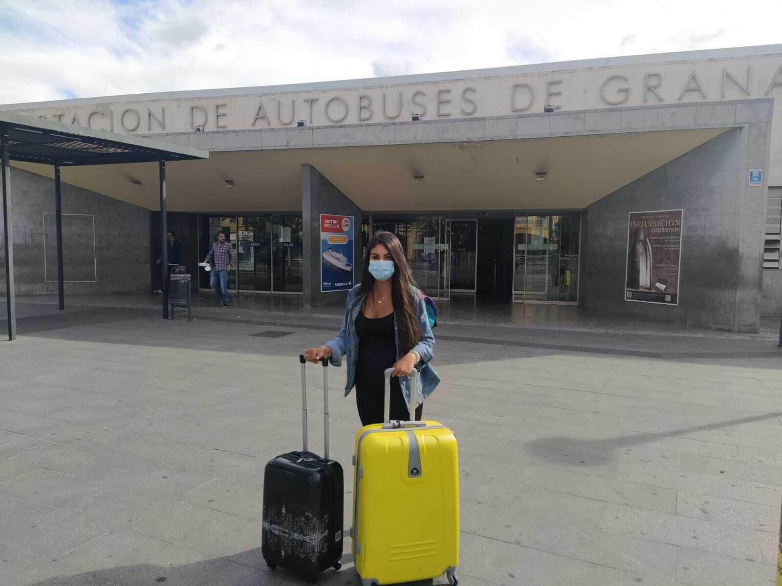 La granadina Cristina Urquiza tras haber logrado volver a casa.