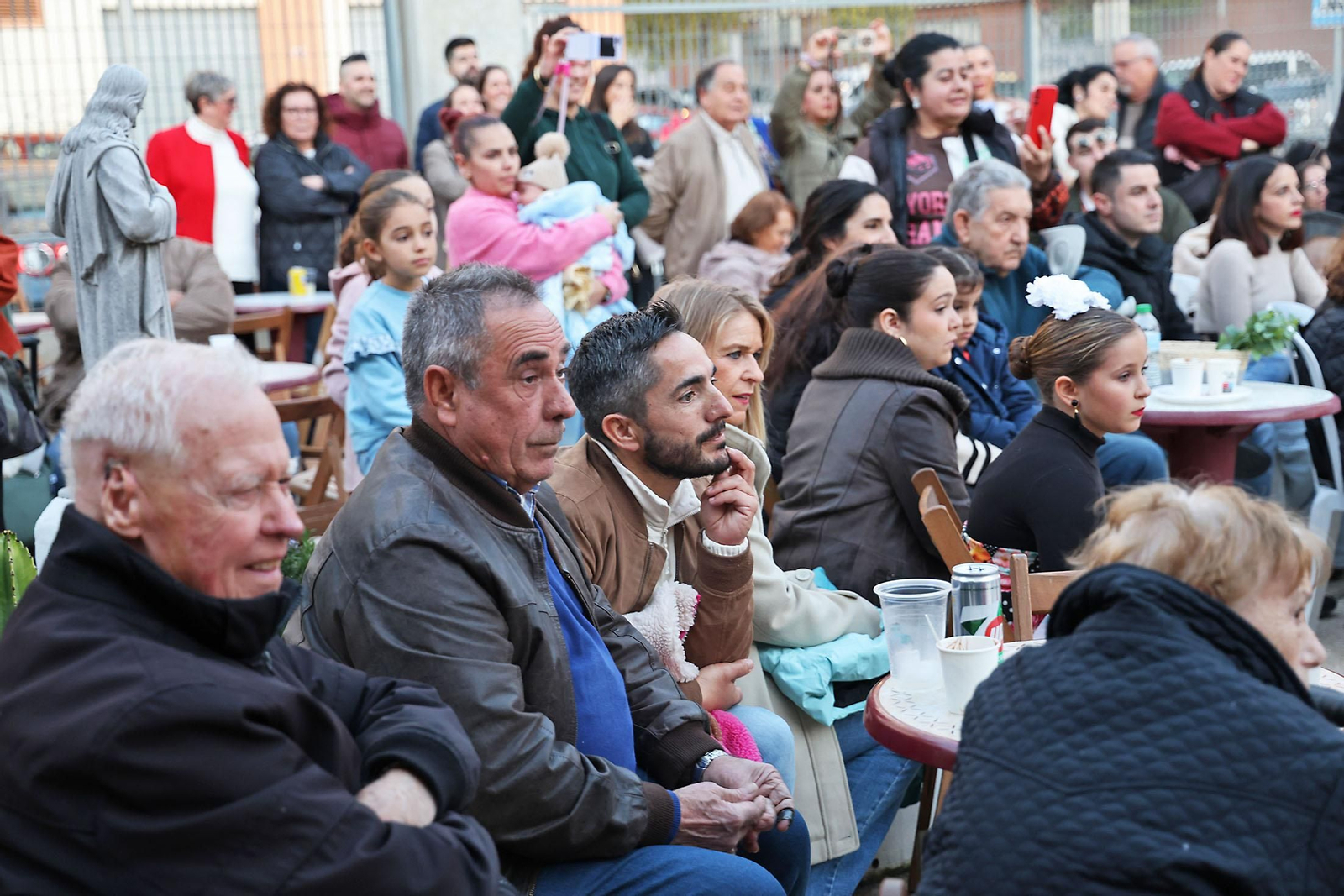Imágenes del ambiente en la Zambomba Sor Eusebia