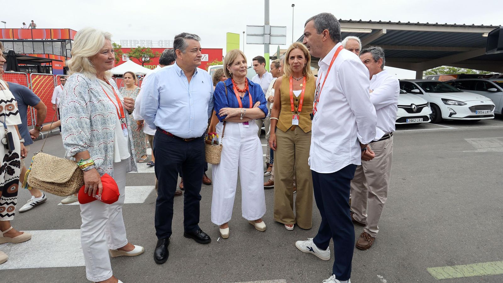Así fue la salida de la Vuelta España desde Carrefour Sur en Jerez
