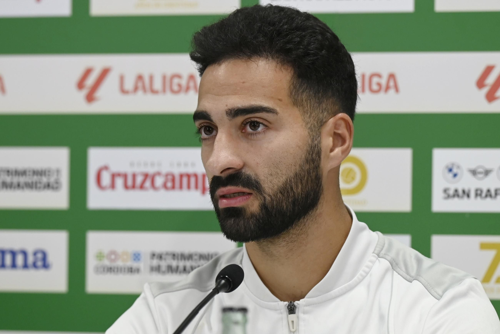 Las mejores fotos de la presentación de Corbo, Pedro Ortiz y Rubén Alves como nuevos jugadores del Córdoba CF