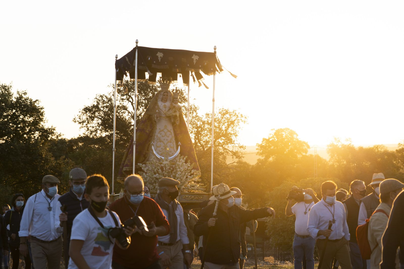Las fotografías del traslado de la Virgen de Luna al santuario de La Jara