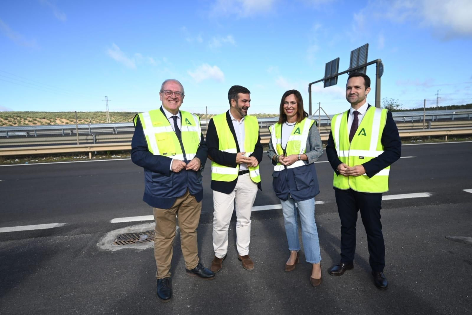 Imagen de la visita a las obras en la A-92 a la altura de Loja