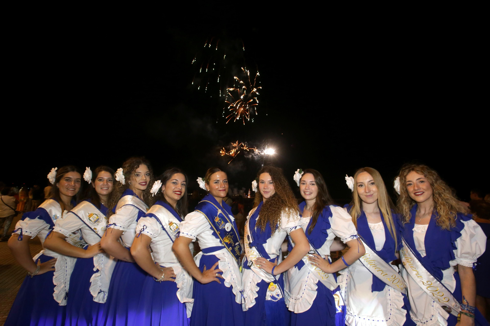 Fuegos artificiales para cerrar la Feria del Carmen y de la Sal en San Fernando