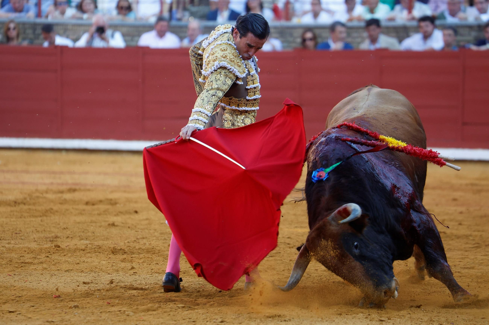 Manuel Román, Juan Ortega y Roca Rey, en la plaza de toros de Córdoba