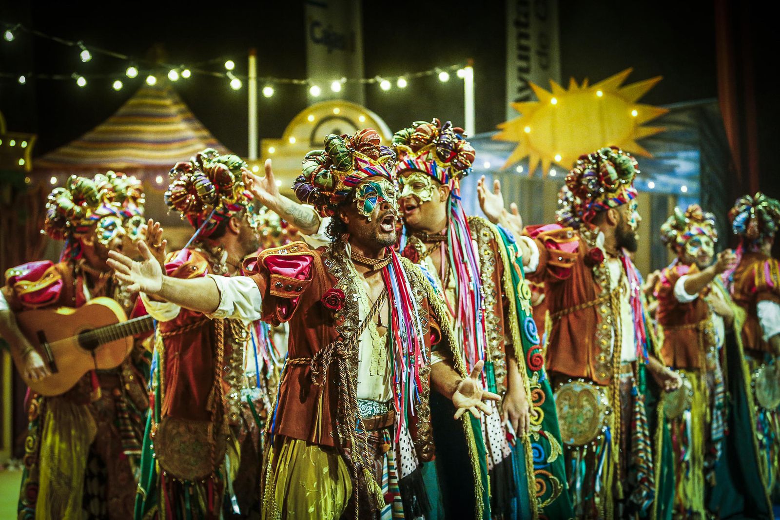 La comparsa 'El perro andalú', de Martínez Ares.