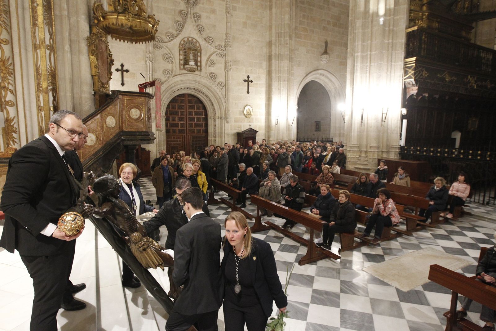 Imágenes Via Crucis Santo Cristo de la Escucha. Semana Santa Almería 2019