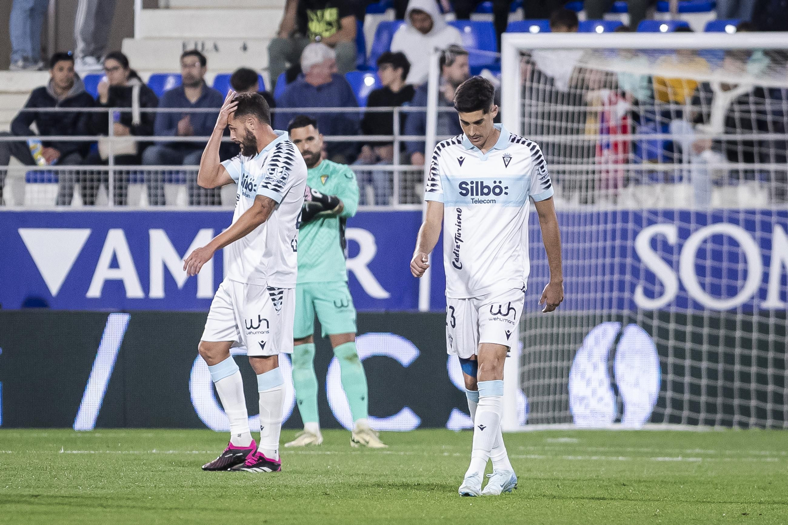 Las imágenes del partido entre el Huesca y el Cádiz C.F