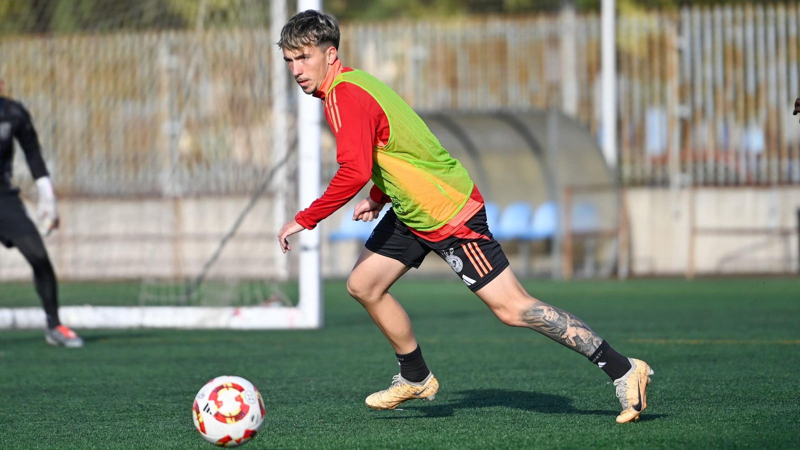 Ramón García puede ocupar el puesto de Paco Torres, sancionado, en el lateral derecho.