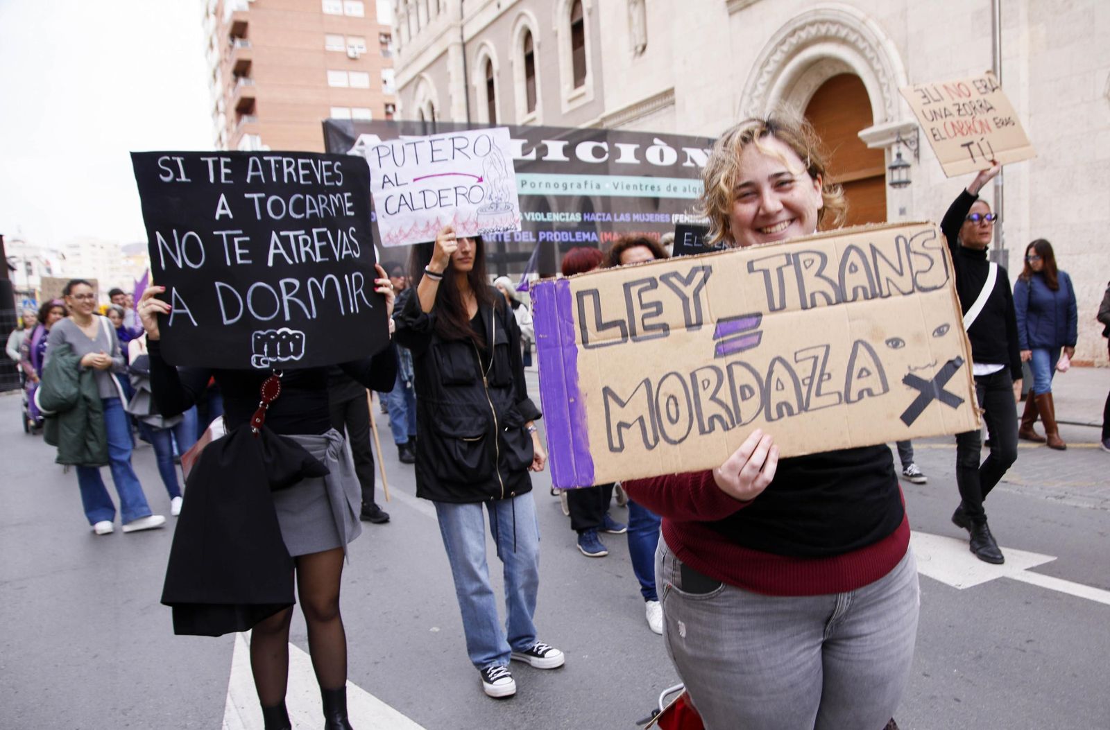 Las imágenes de la manifestación realizada por la Plataforma de Acción Feminista en Almería