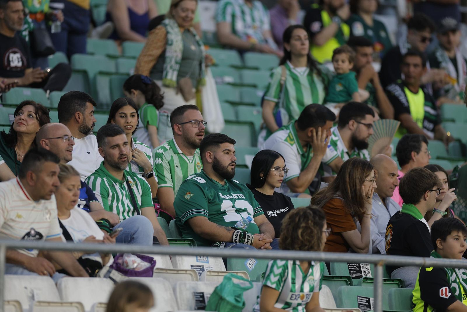 Búscate en las fotos del Betis - Valladolid