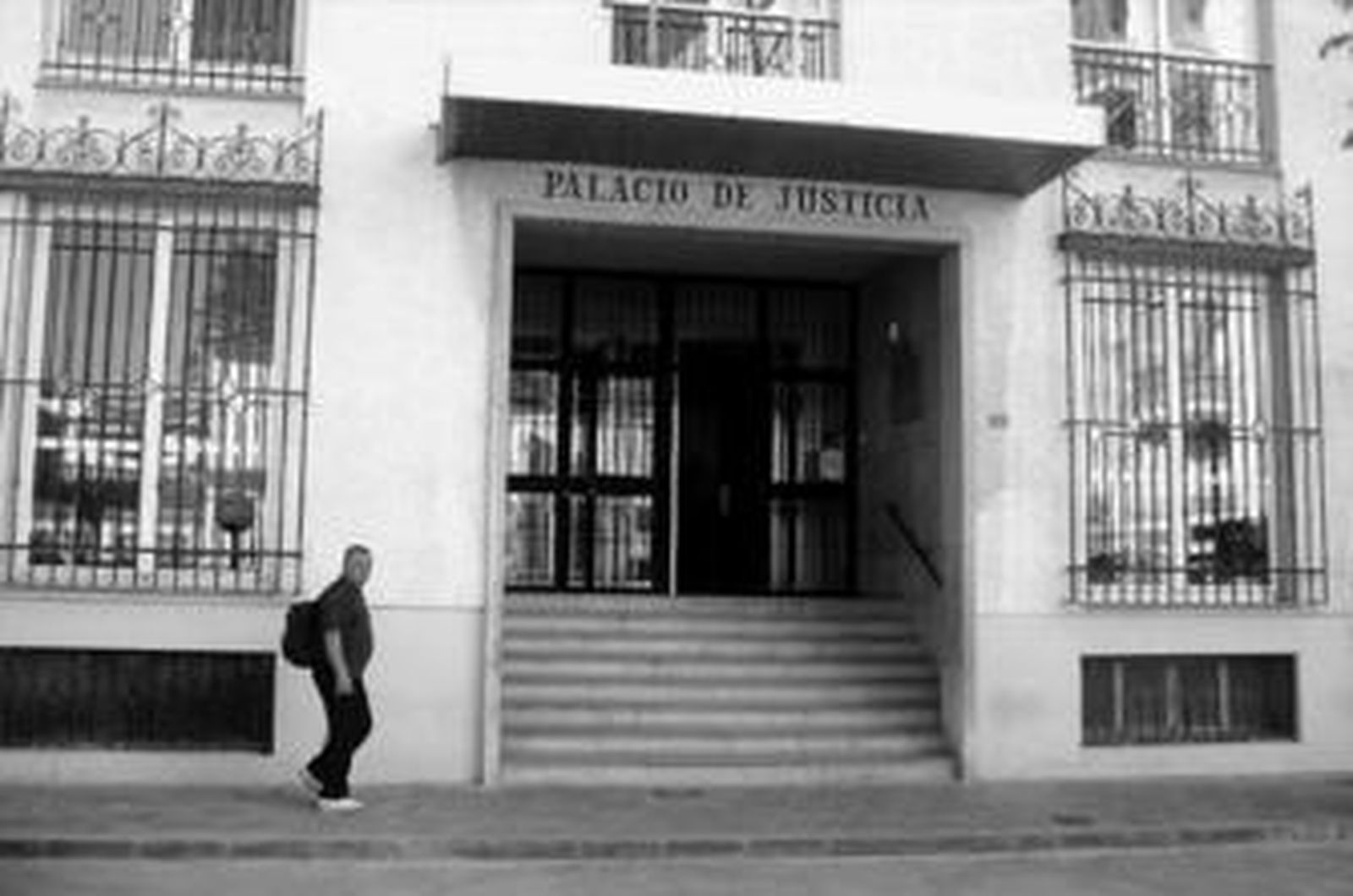 Fachada de los Juzgados de Fuengirola, donde el viernes se celebró la vista de este caso.