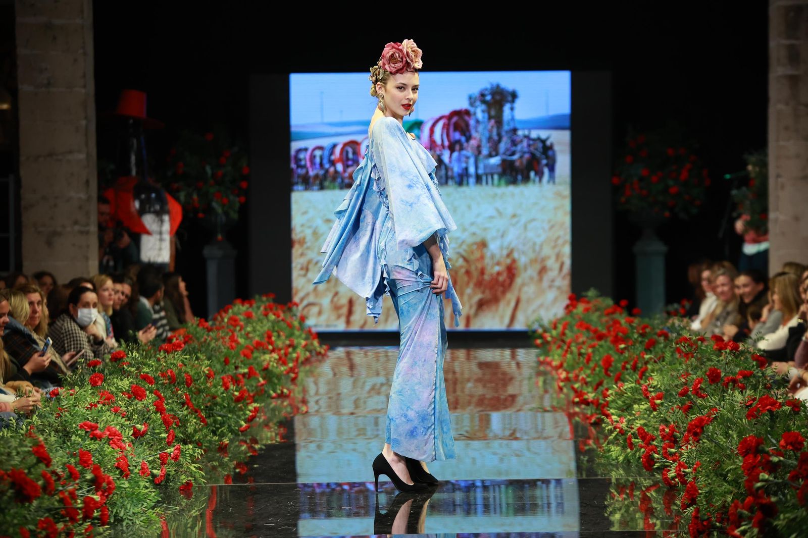 Desfile benéfico de la Hermandad del Rocío de Jerez en la Pasarela Flamenca Jerez Tío Pepe 2023