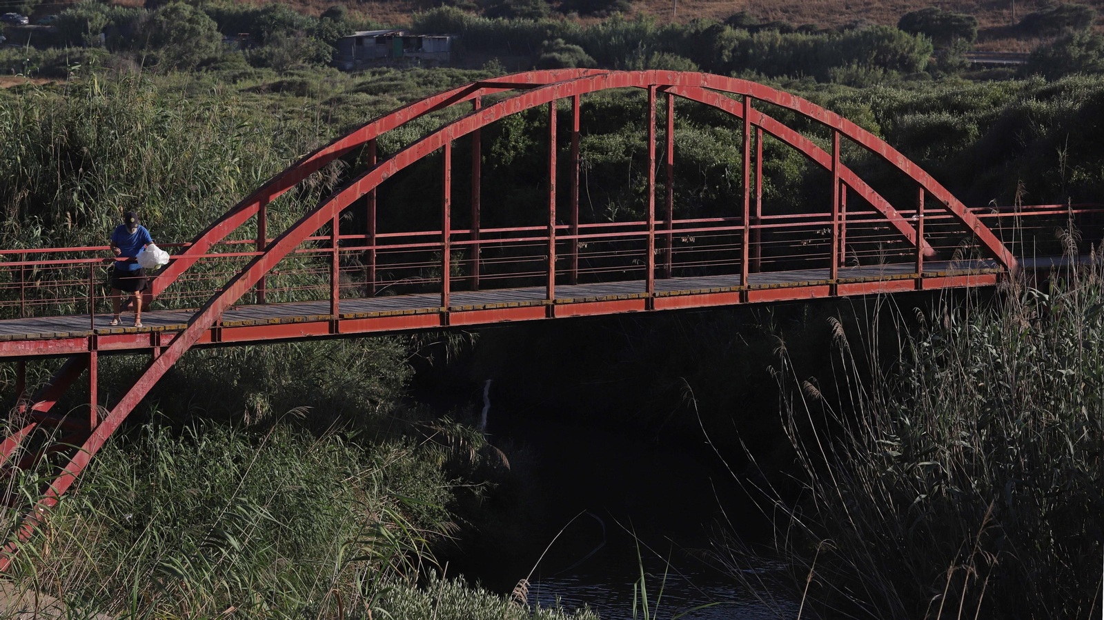 Fotos de los desperfectos del parque del río Pícaro en Algeciras