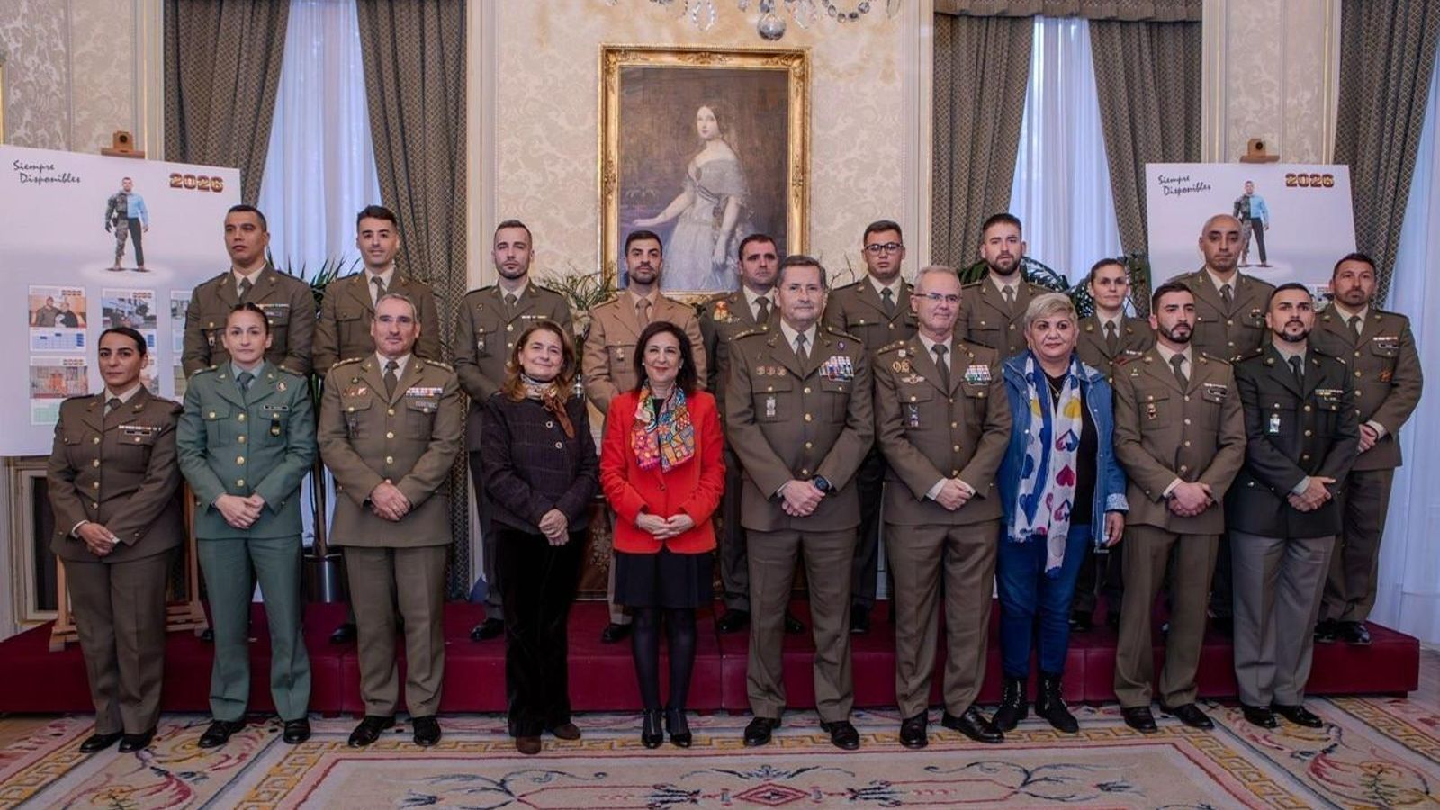 El Cuartel General del Ejército acogió ayer el acto presidido por la ministra de Defensa, Margarita Robles, para presentar el calendario.