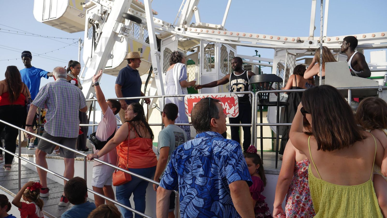La noria regresó a la Feria tras dos años de ausencia. La noria regresó a la Feria tras dos años de ausencia.