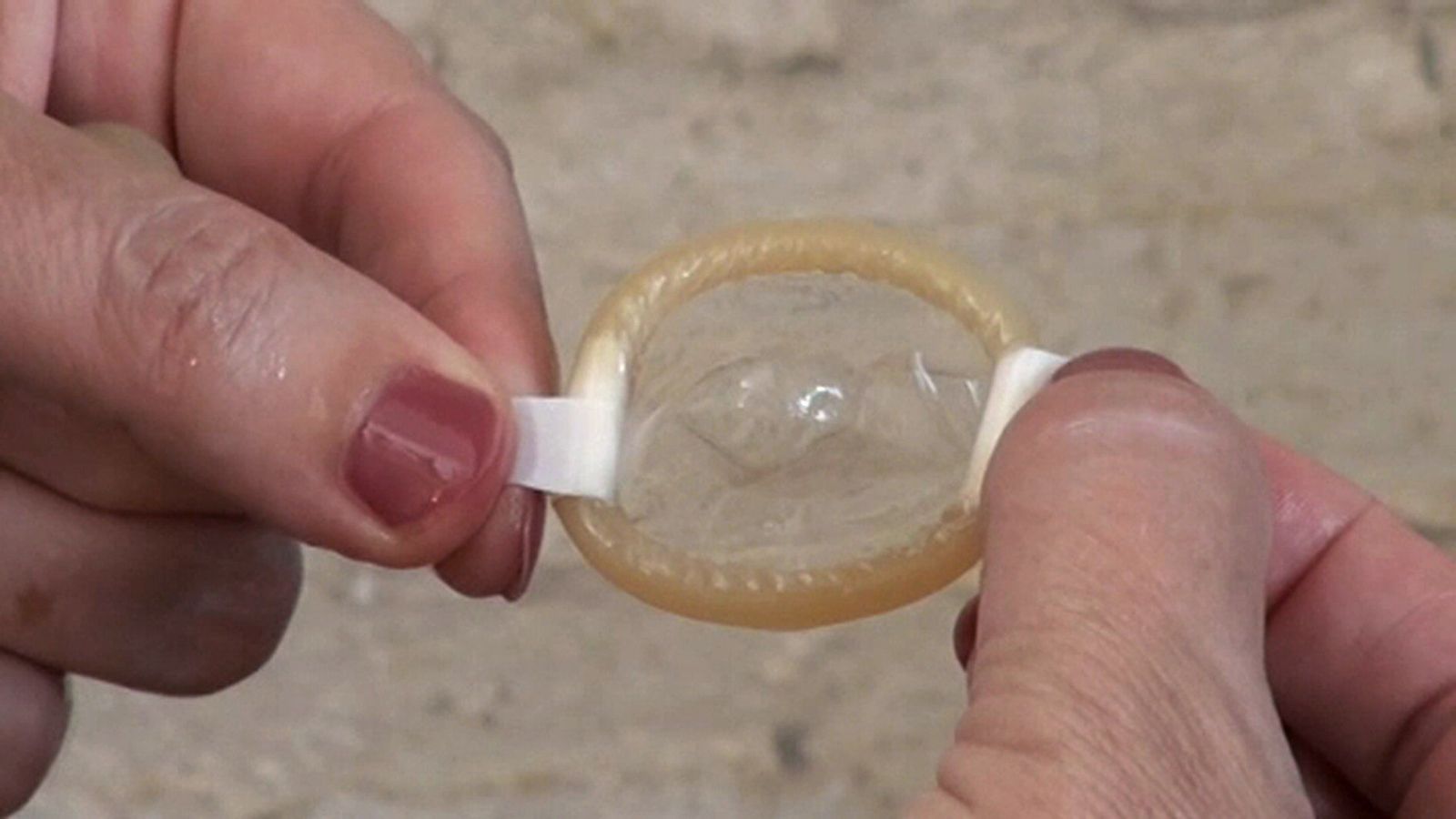 La Policía confisca 345.000 condones usados para revender en Vietnam