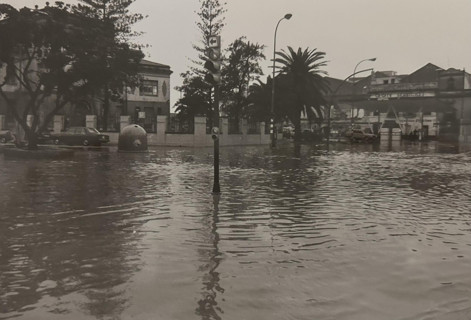 Avenida de Italia llena de agua en 1996.
