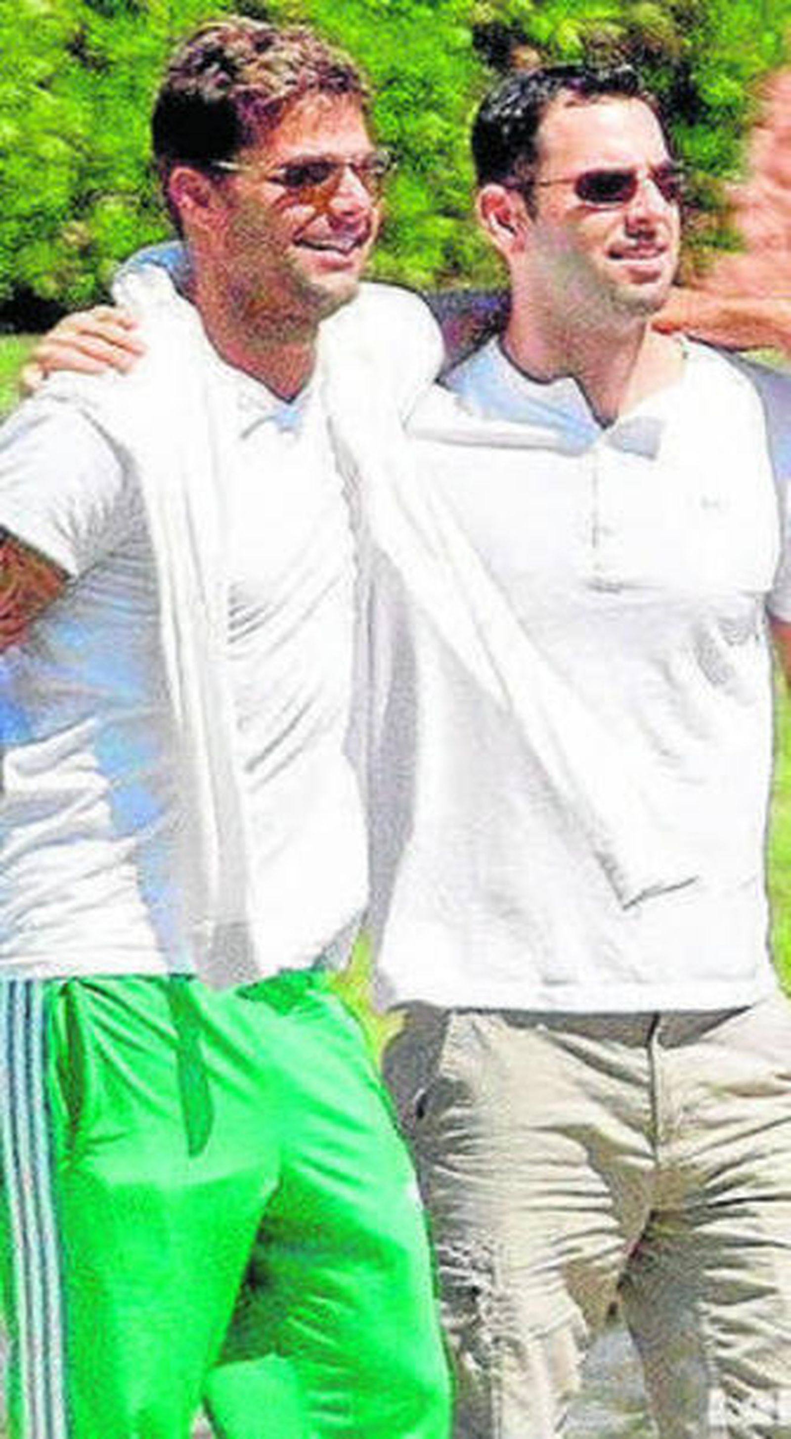 Con su novio, Carlos.