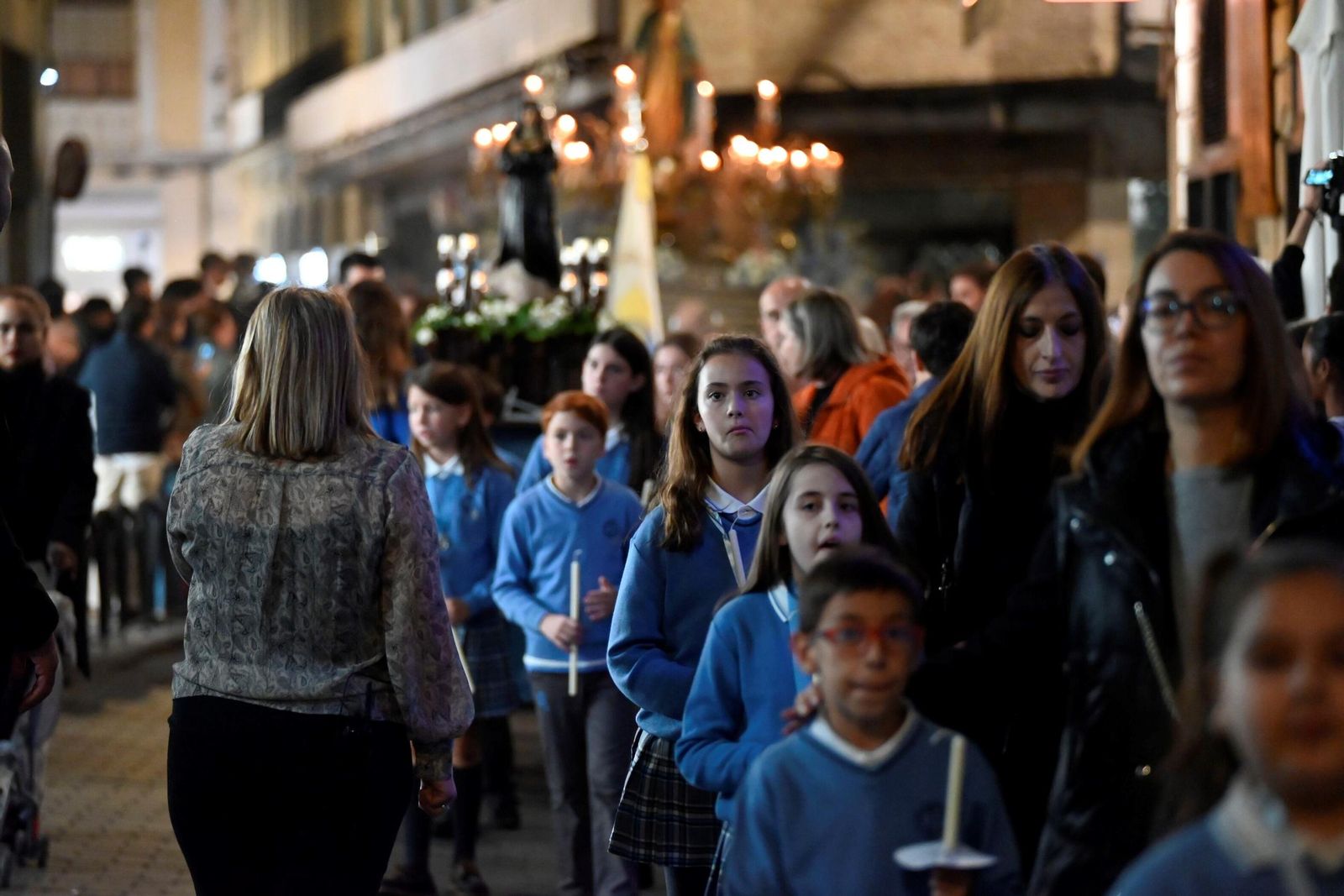 La procesión de la Virgen de la Medalla Milagrosa de Córdoba, en imágenes