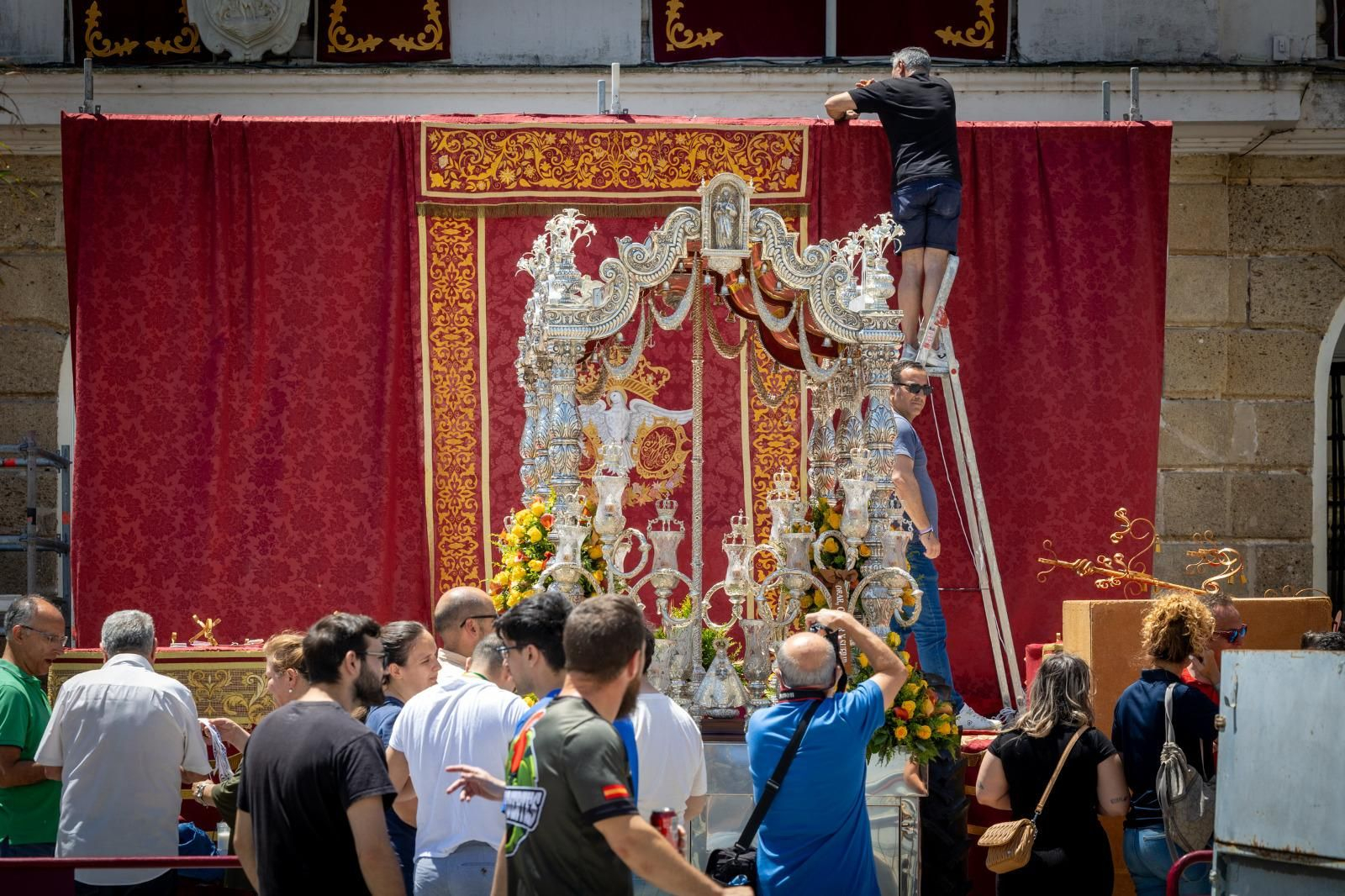 Imágenes de los preparativos para el Corpus en Cádiz