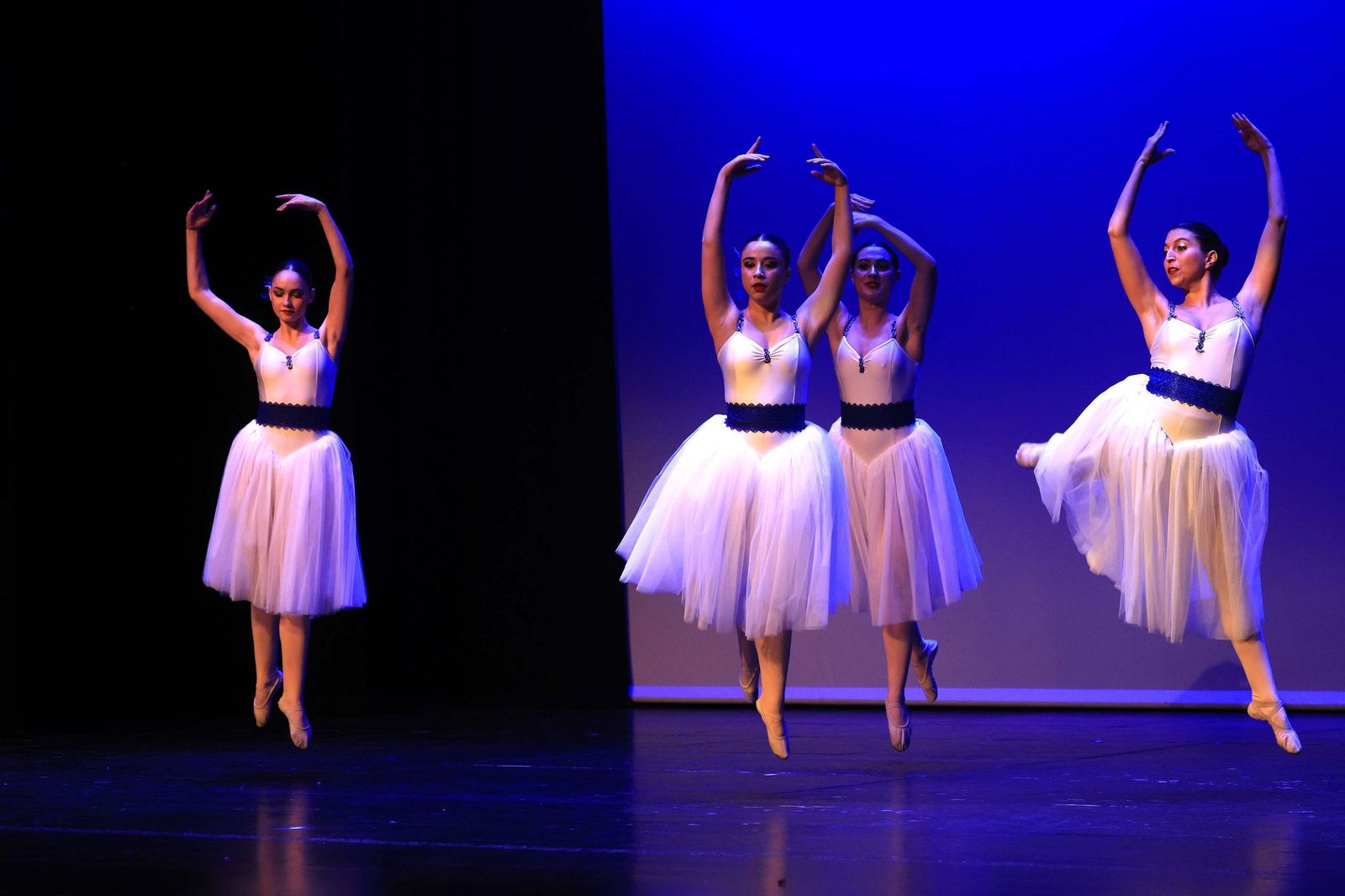 Fotos de la gala por el 45 aniversario del estudio de danza Adagio de Algeciras