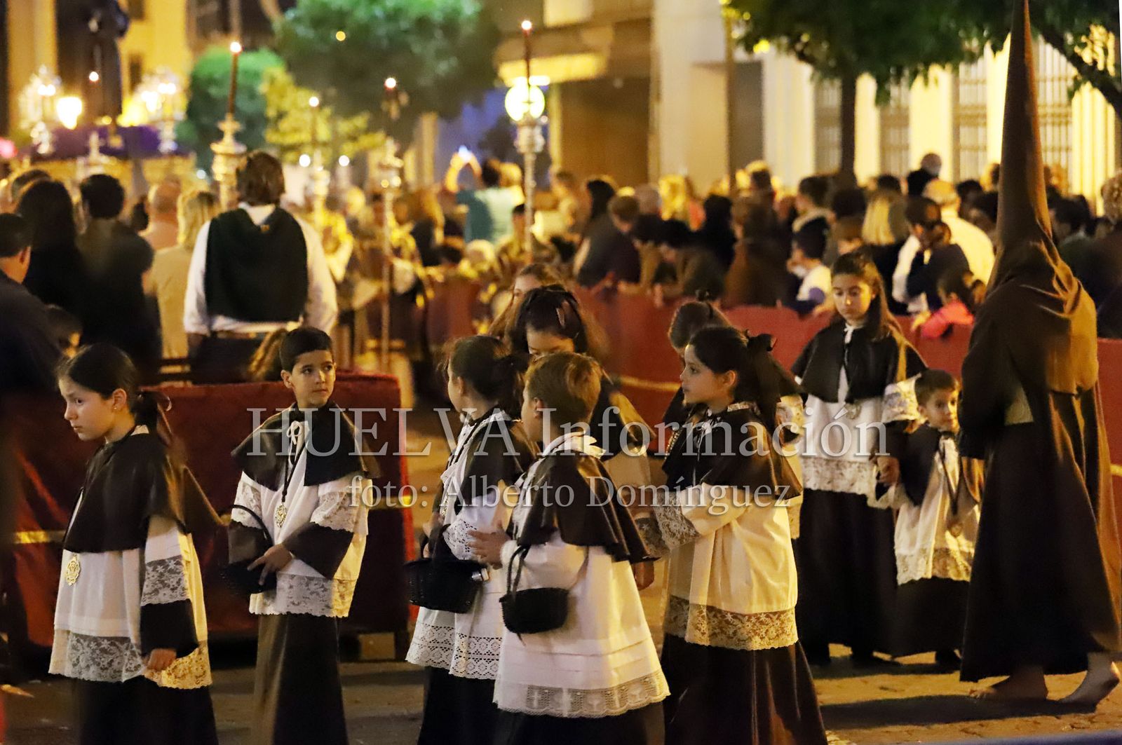 Imágenes de la procesión del Calvario de Huelva