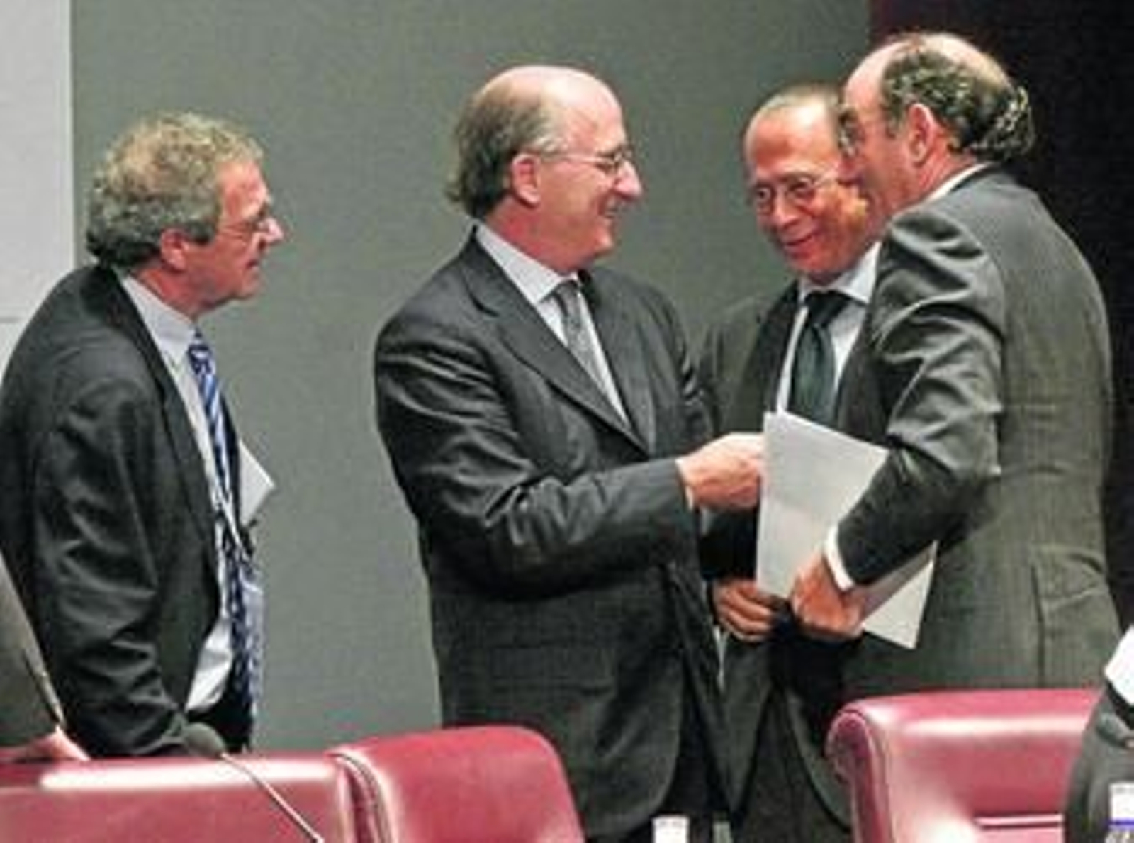 César Alierta, Antonio Brufau, Antonio Vázquez e Ignacio Sánchez Galán, tras el acto de ayer en Bilbao.