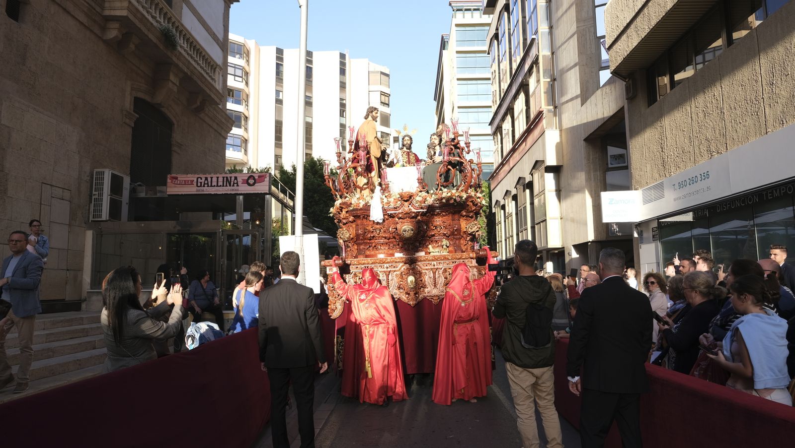La procesión de la Santa Cena en Almería, en imágenes