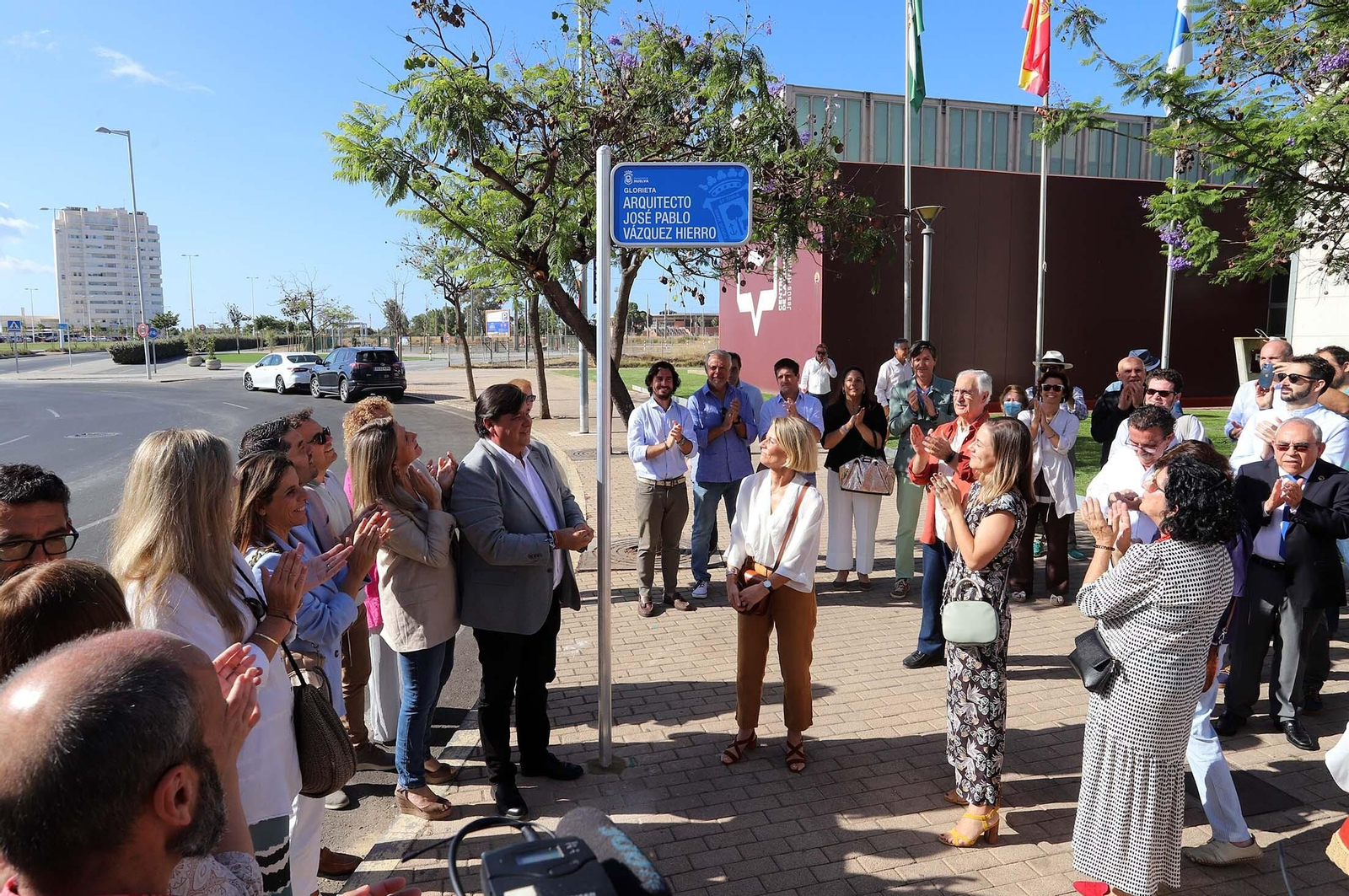 La Glorieta 'Arquitecto José Pablo Vázquez Hierro' ya luce descubierta en Huelva