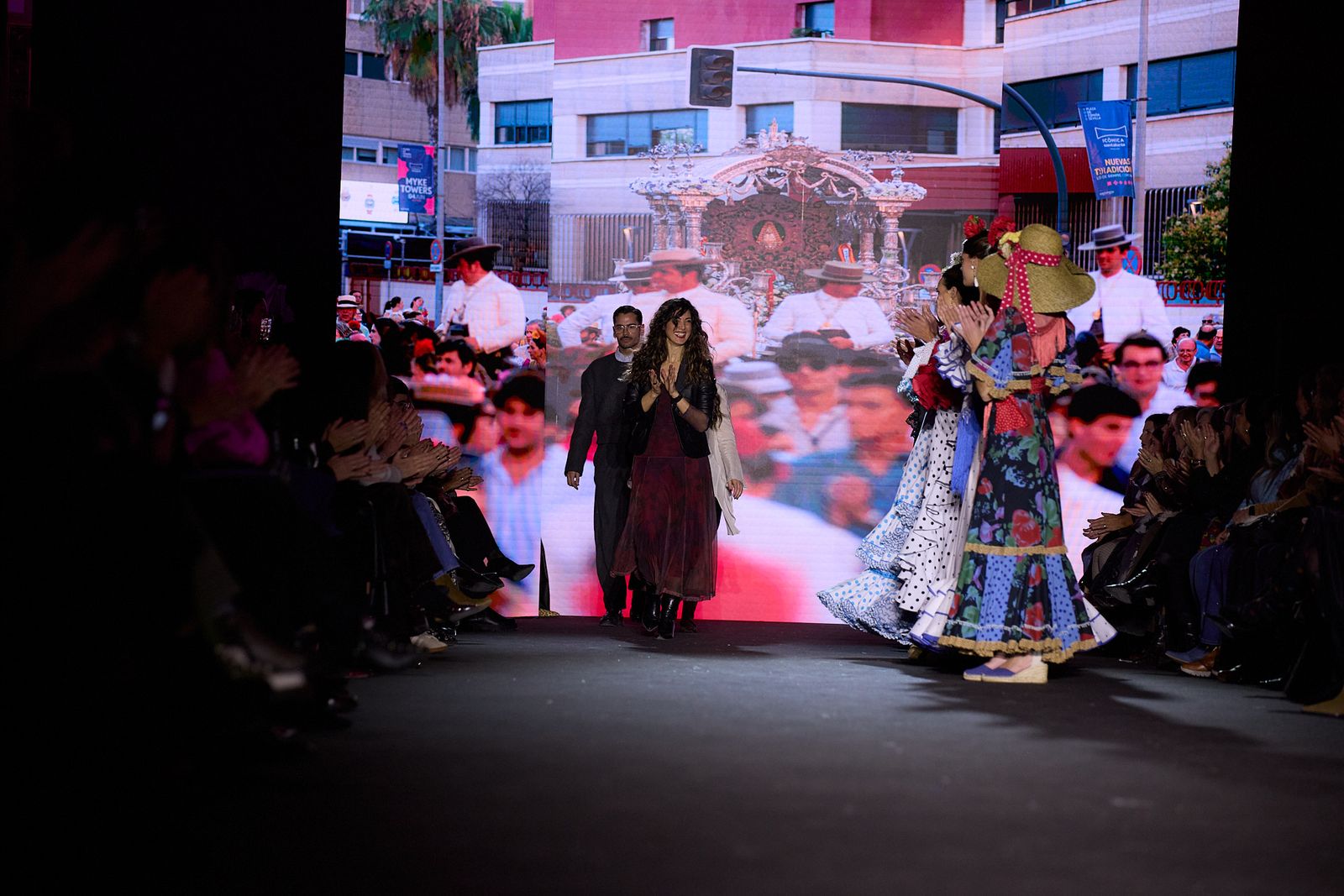 El desfile de Hermandad del Rocio de Sevilla en We Love Flamenco 2026, todas las fotos