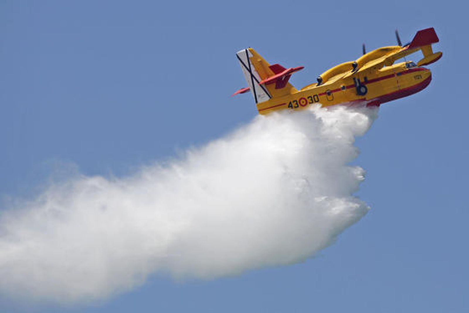 190.000 personas disfrutan del III Festival Aéreo en la playa de la Victoria. /Foto: Jesús Marín