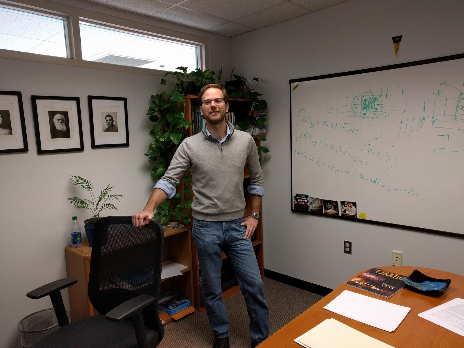 Daniel Lobo, en su despacho en la Universidad de Maryland.