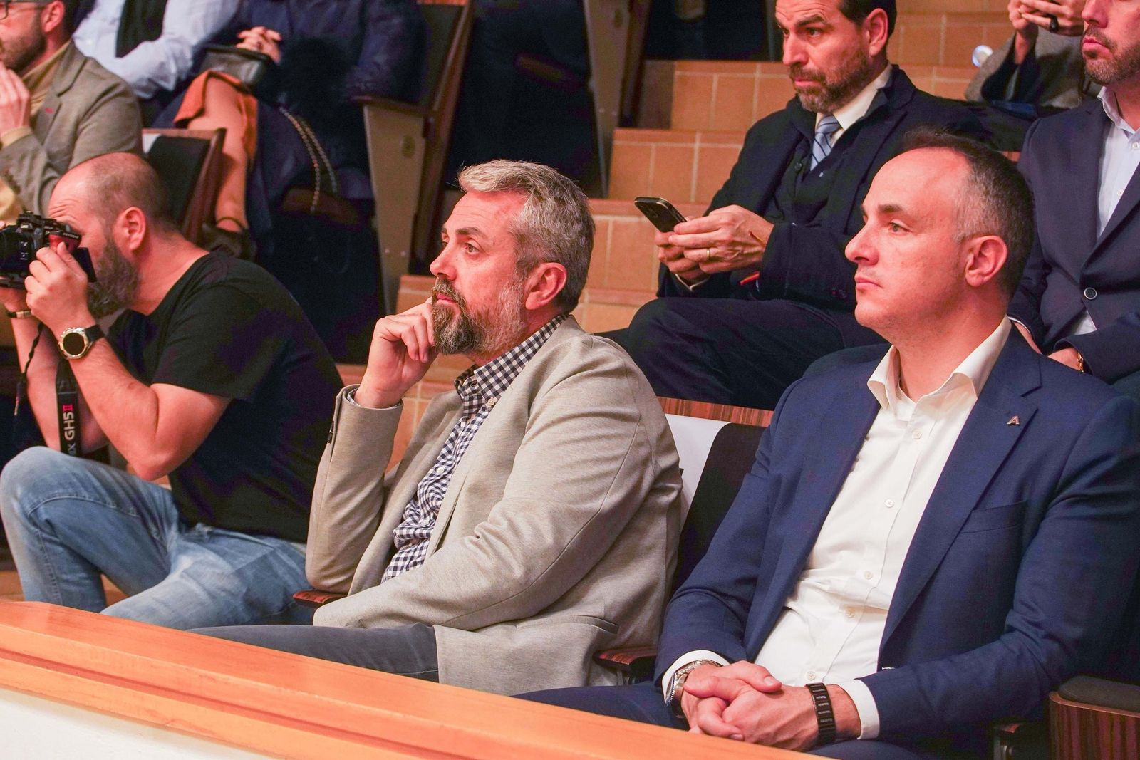 Todas las imágenes del encuentro empresarial granadino en favor de los afectados por la DANA