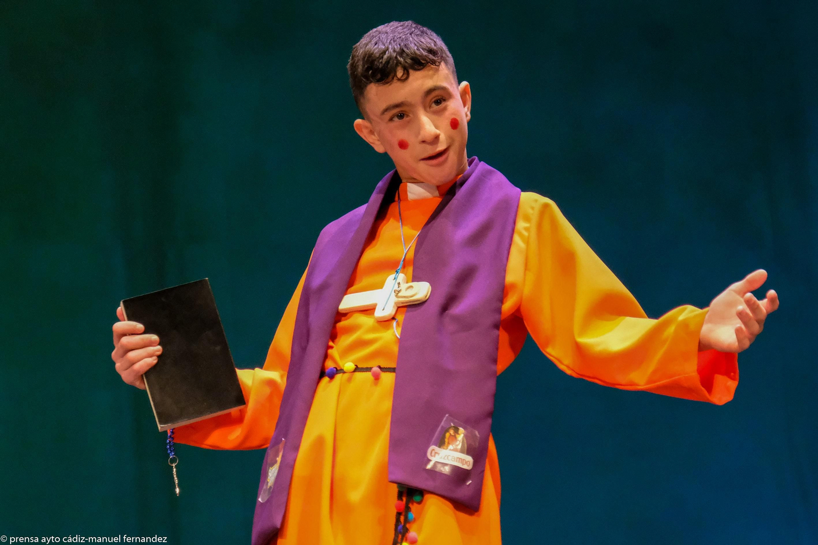 Cuarteto Un cura, una madre, la niña del exorcista y dos que quieren ser catequista.