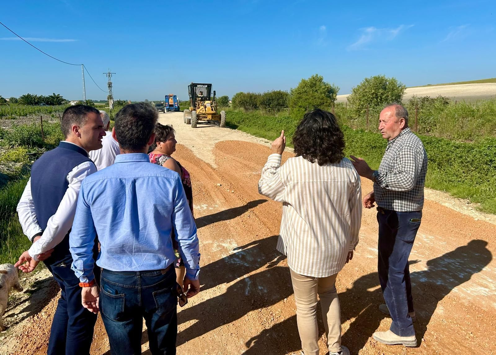 Carmen Álvarez, alcaldesa, y David Fernández, delegado de Infraestructuras, visitaron las obras de la Cañada del Amarguillo.