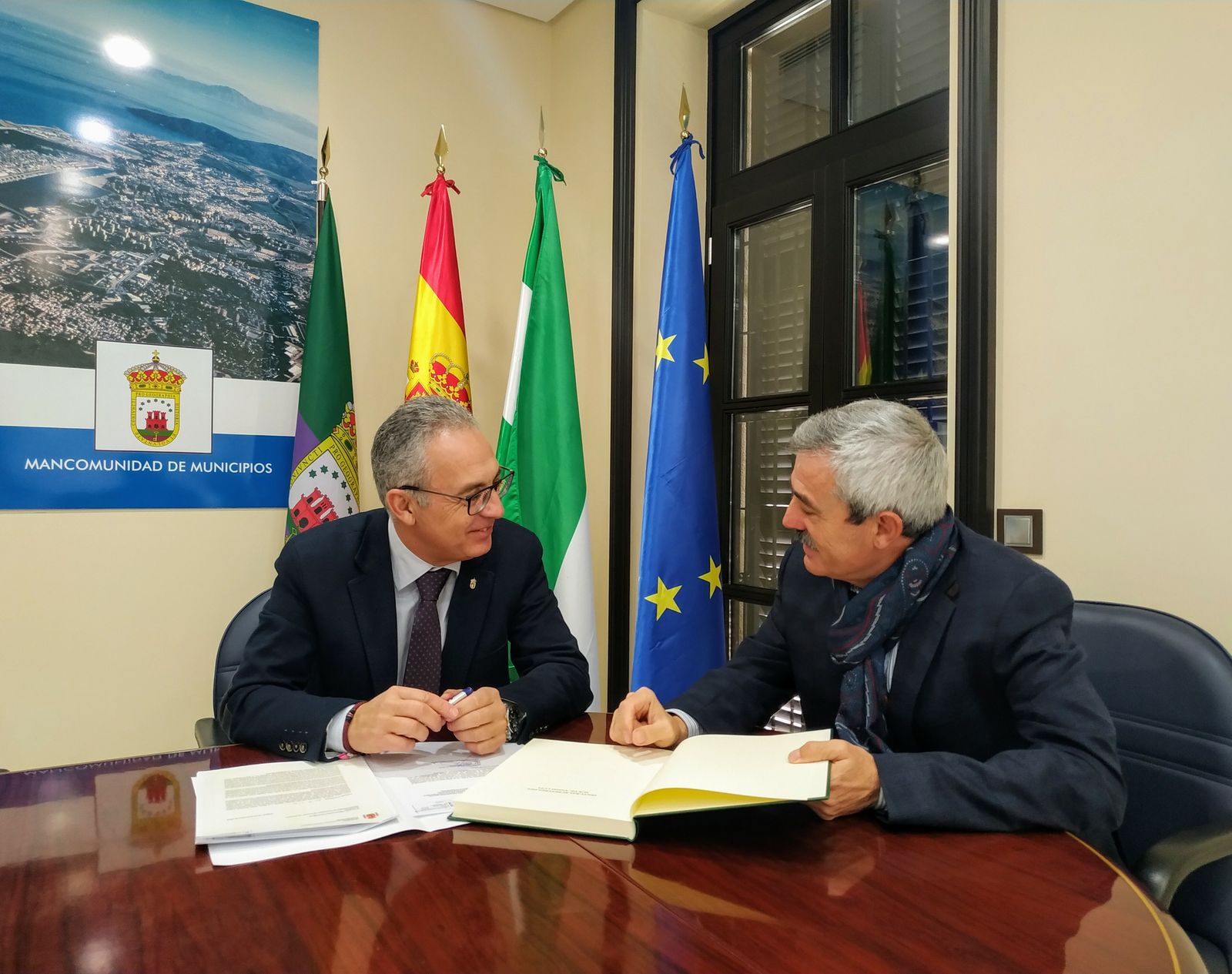 Juan Lozano y Francisco Gil en la Mancomunidad