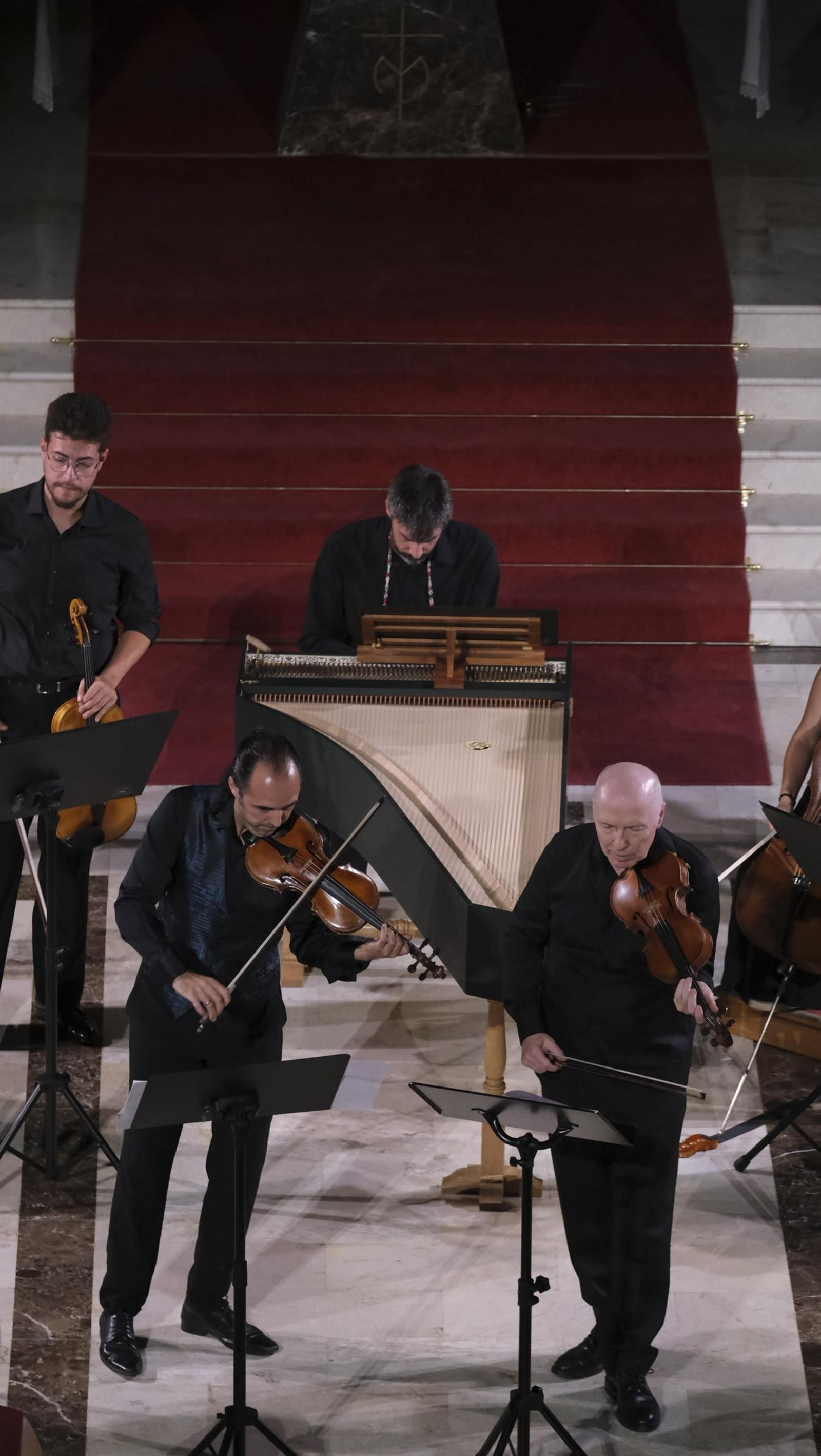 Concierto de la OCAL y del violinista Jesús Reina en Vélez Blanco, en imágenes