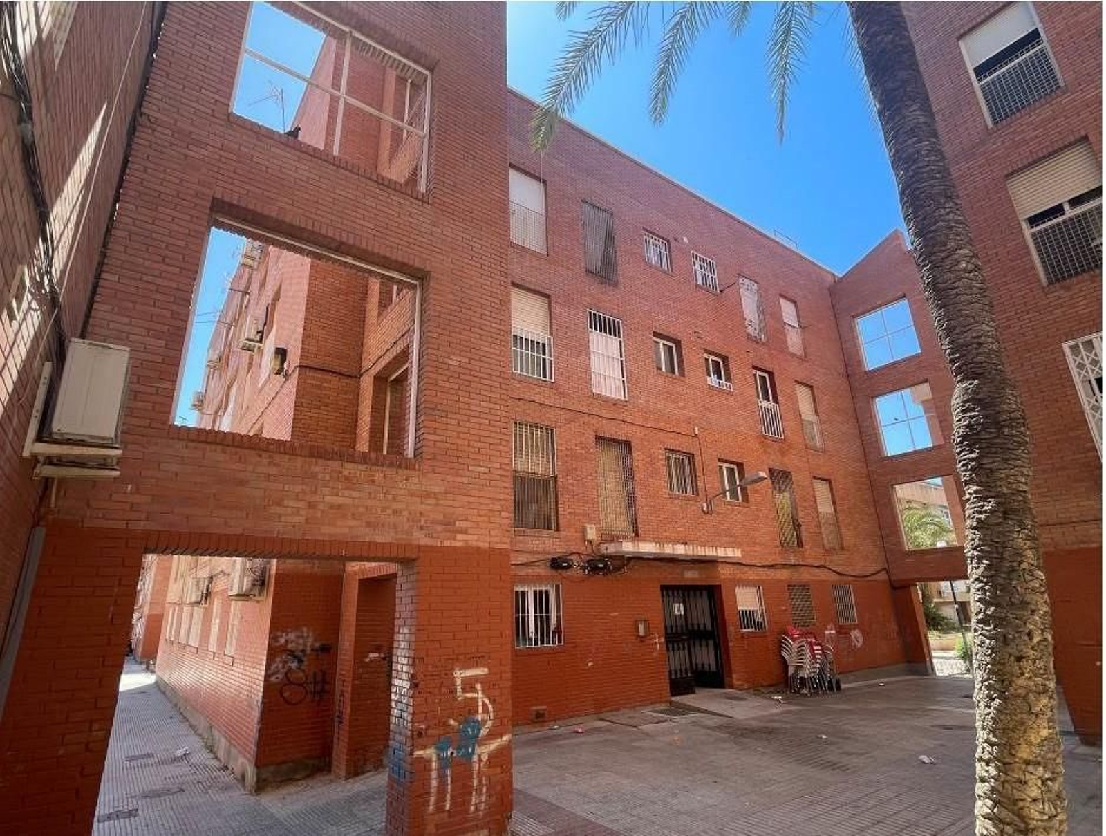 El bloque de viviendas en Nueva Andalucía